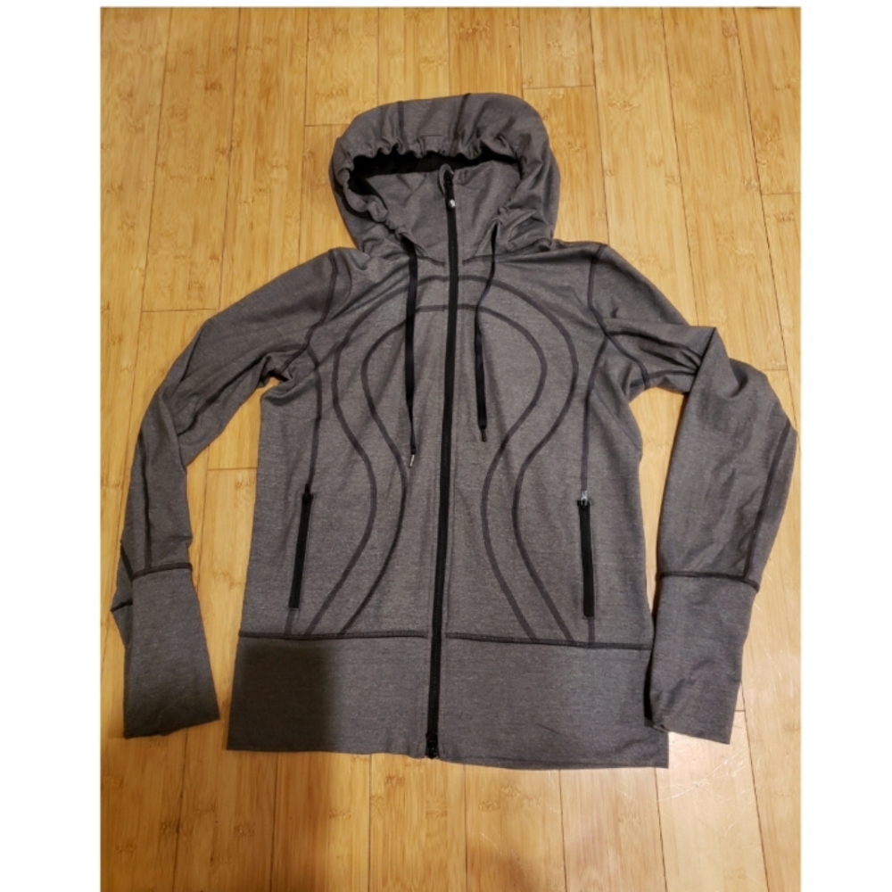Lululemon in stride hooded jacket 8